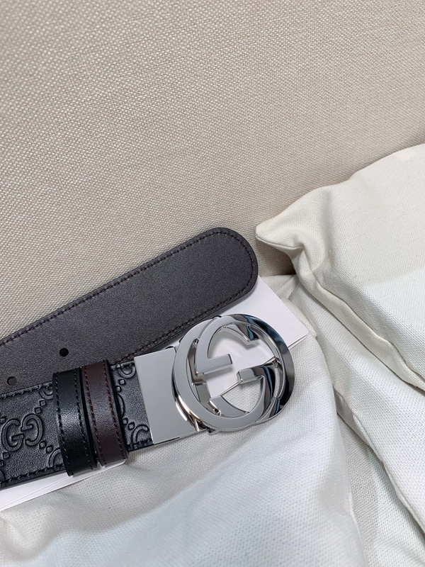 スーパーコピーグッチベルト着用イメージ